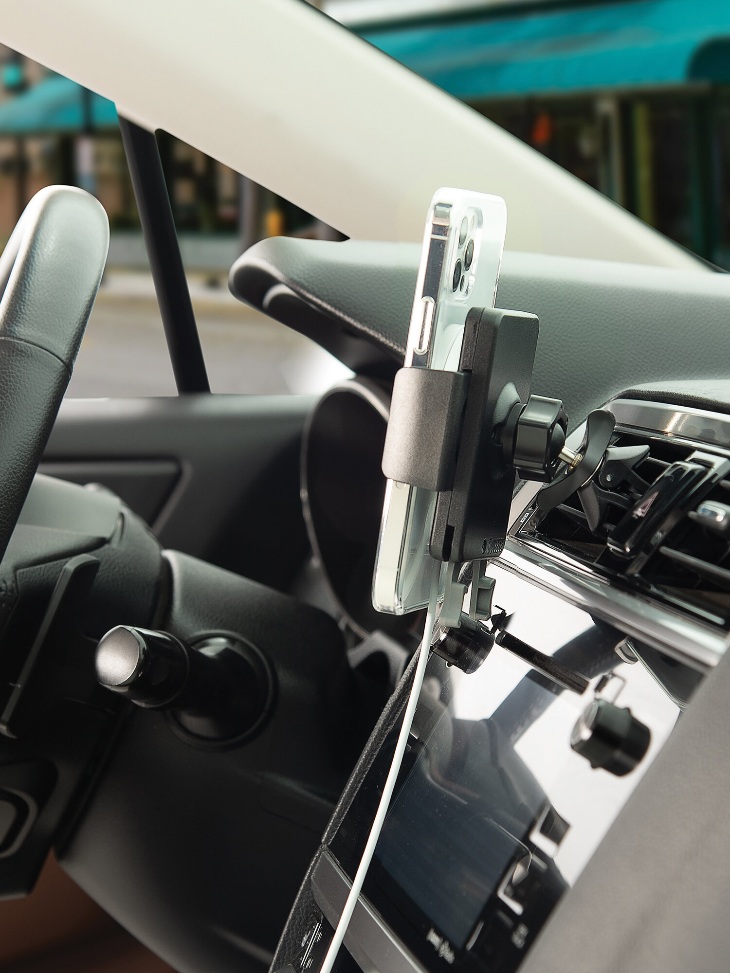 Держатель для телефона Nite Ize Squeeze Universal Vent Mount — фото 1