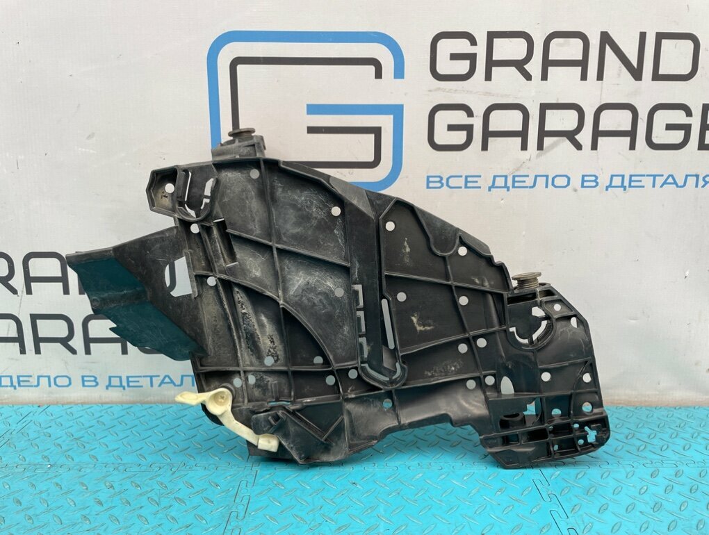 Кронштейн фары Volkswagen Touareg 2008 7L6 BHK 3.6 OEM 7L6941292