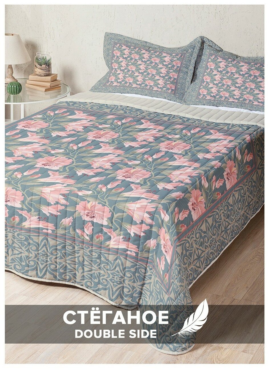 Покрывало стеганое двустороннее Ambesonne Евро 240x230 см, с двумя наволочками 50х70 см на кровать и диван Ambesonne "Розовые цветы"