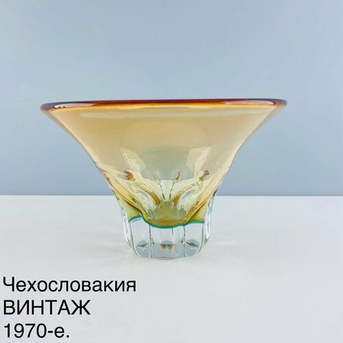 Винтажная конфетница "Глубина". Цветное стекло Bohemia. Чехословакия, 1970-е.