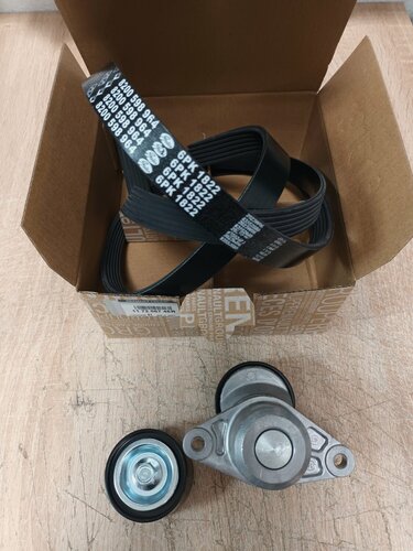 Изображение товара Комплект приводного ремня с роликами Рено Дастер, Каптюр, Логан, Сандеро, Меган с АС 1,6 K4M