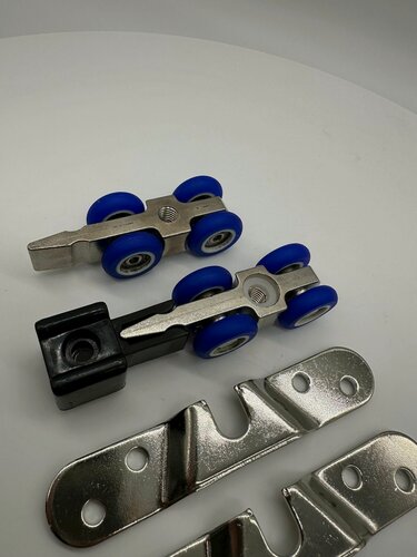 Изображение товара Комплект роликов для раздвижной двери (8 колёсиков) с крепежом