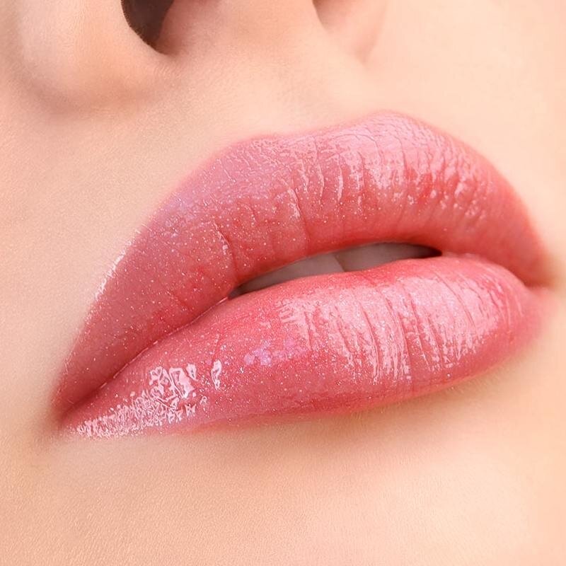 Блеск для губ LUXVISAGE Glass Shine тон 18, гипоаллергенный, для ежедневного применения — фото 1