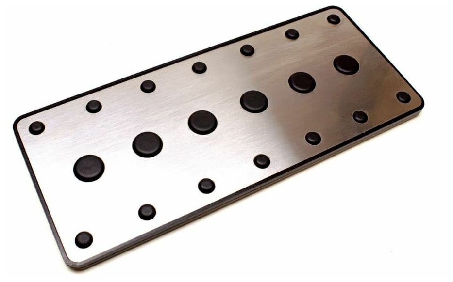 Накладка под левую ногу в стиле F-Sport — купить в интернет-магазине по ...