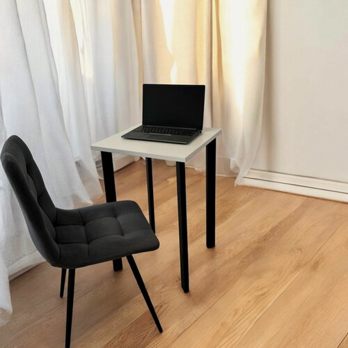 Изображение товара Игровой компьютерный стол/ цвет столешницы Белый, 60*60 см. Ножки черные