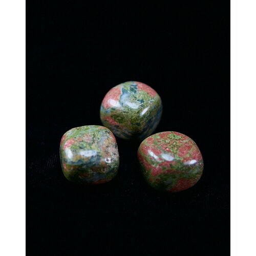 Натуральный камень Галтовка Унакит для декора, поделок, бижутерии, 2 см, 3 шт