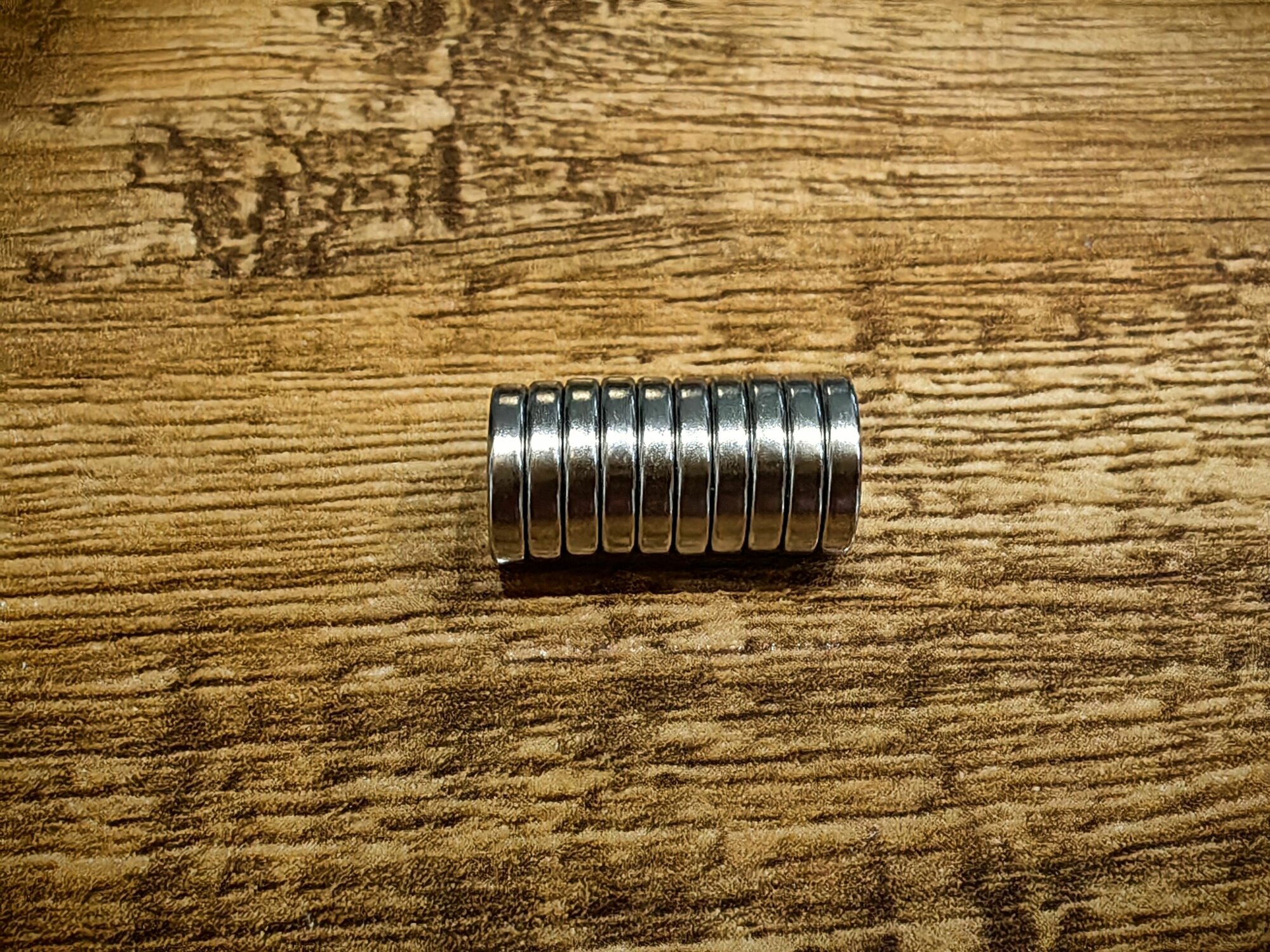 Неодимовый магнит (магнитный диск) 10х2 мм (10 шт) - фотография № 3