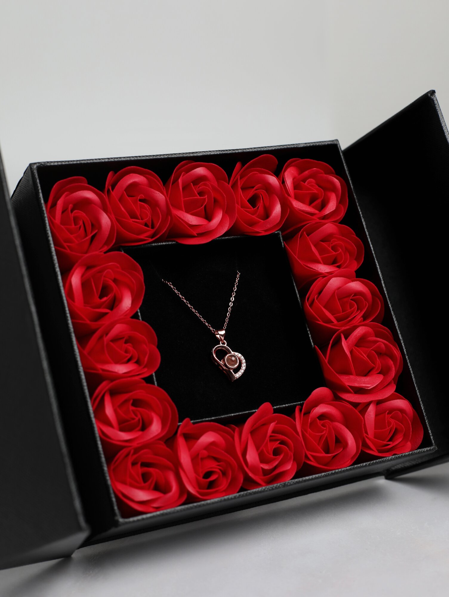 Подарок на 8 марта женщине, маме, девушке, подруге. Подарочный набор с розой — фото 1