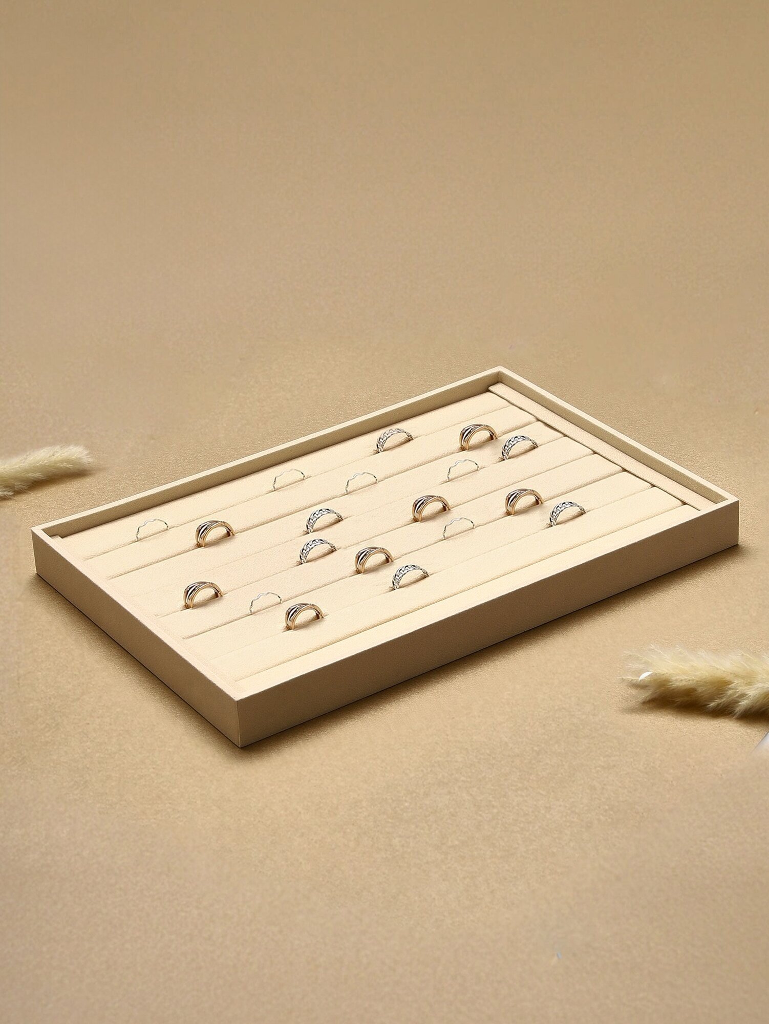 Подставка для колец Queen Fair 24х3х35 см бежевый