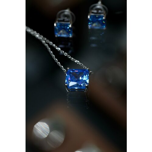 Кулон iris - Серебристый - Фианиты - Карабиновый