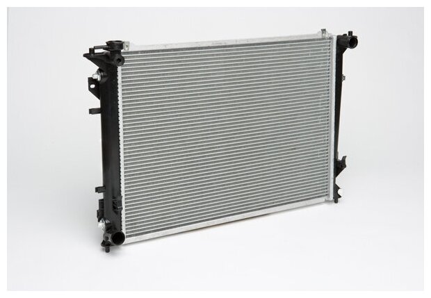 Радиатор охлаждения для автомобилей Sonata (05-) 2.0i/2.4i/3.3i AT LUZAR