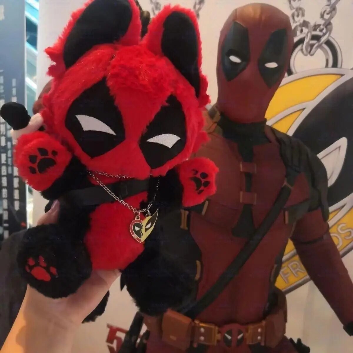 Bandai Deadpool Мягкая игрушка 30 см, 30cm, Красный