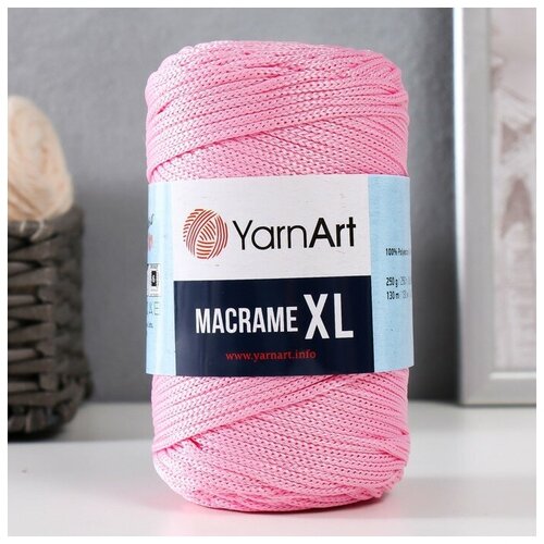 Пряжа Macrame XL 100% полиэстер 130м/250г (147 розовый)