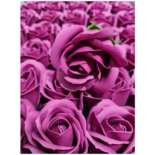 Искусственные цветы и сухоцветы.