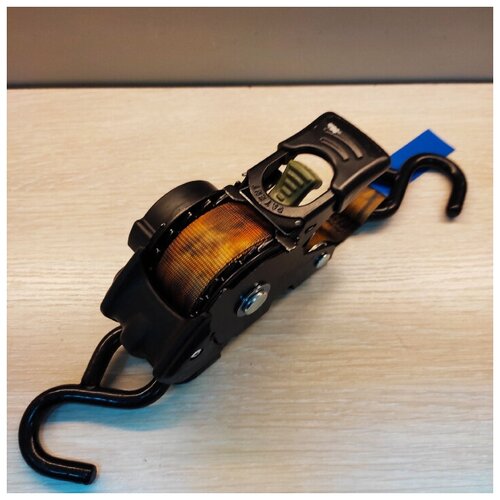 Самозатягивающийся ремень крепления груза 25 ММ. 