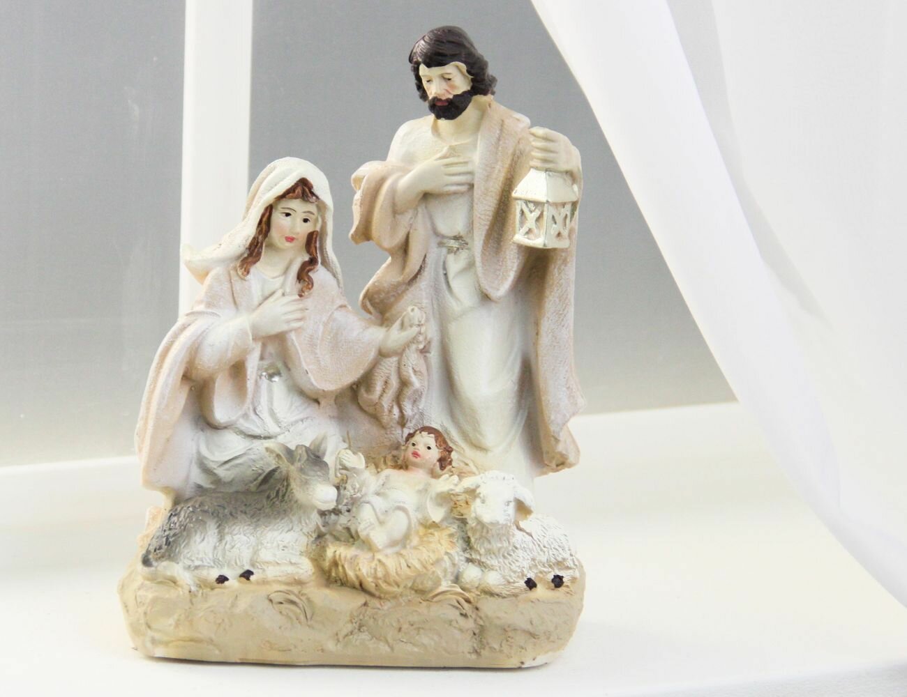 Рождественская композиция святое семейство (с ягнёнком и осликом) в розово-пастельных тонах полистоун 18х15х7 см Koopman International AAA901010-1