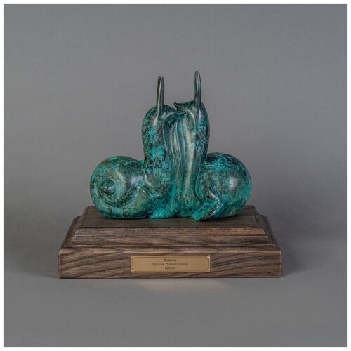 Бронзовая статуэтка 