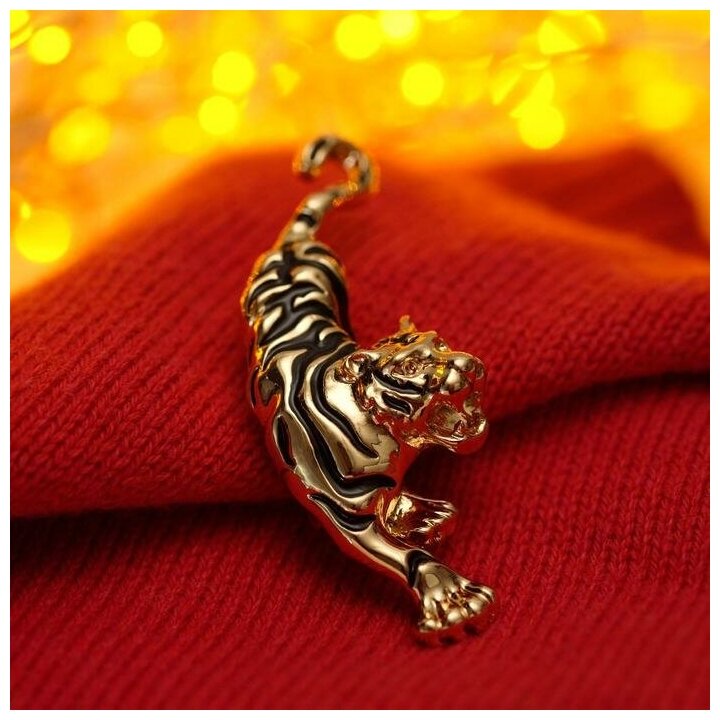 Брошь новогодняя "Тигр" крадущийся, цвет чёрный в золоте — купить в ...