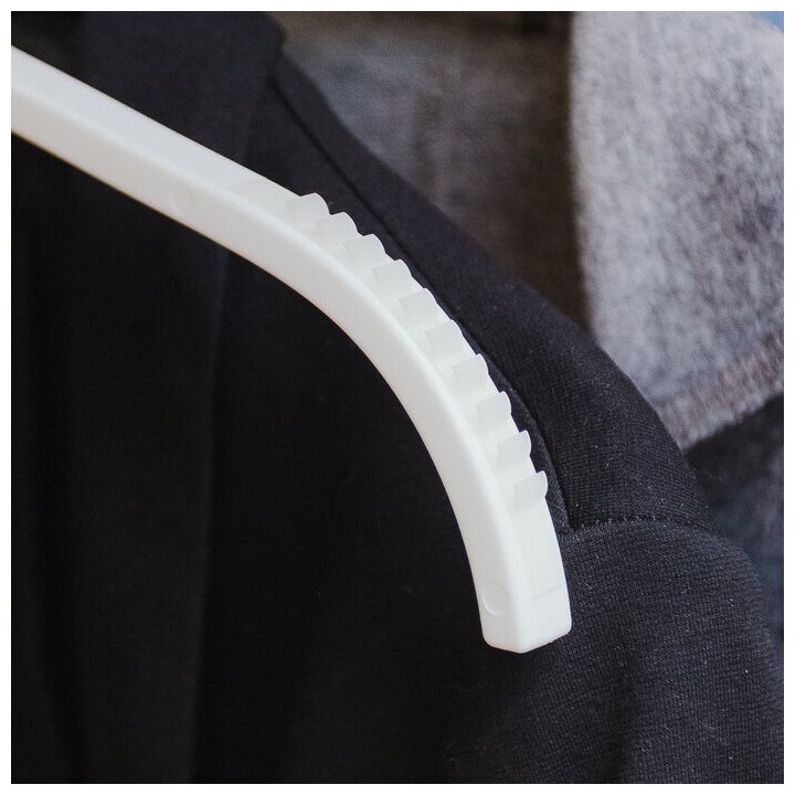 Вешалка-плечики для одежды, размер 44-46, антискользящая, цвет белый - фотография № 6
