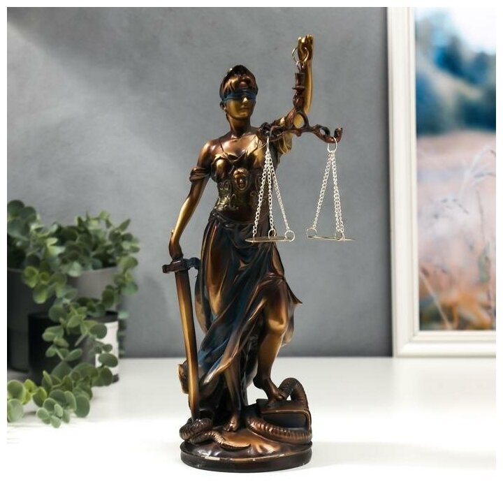 Сувенир полистоун "Фемида - богиня правосудия" бронзово-синяя 31,5х11х11 см