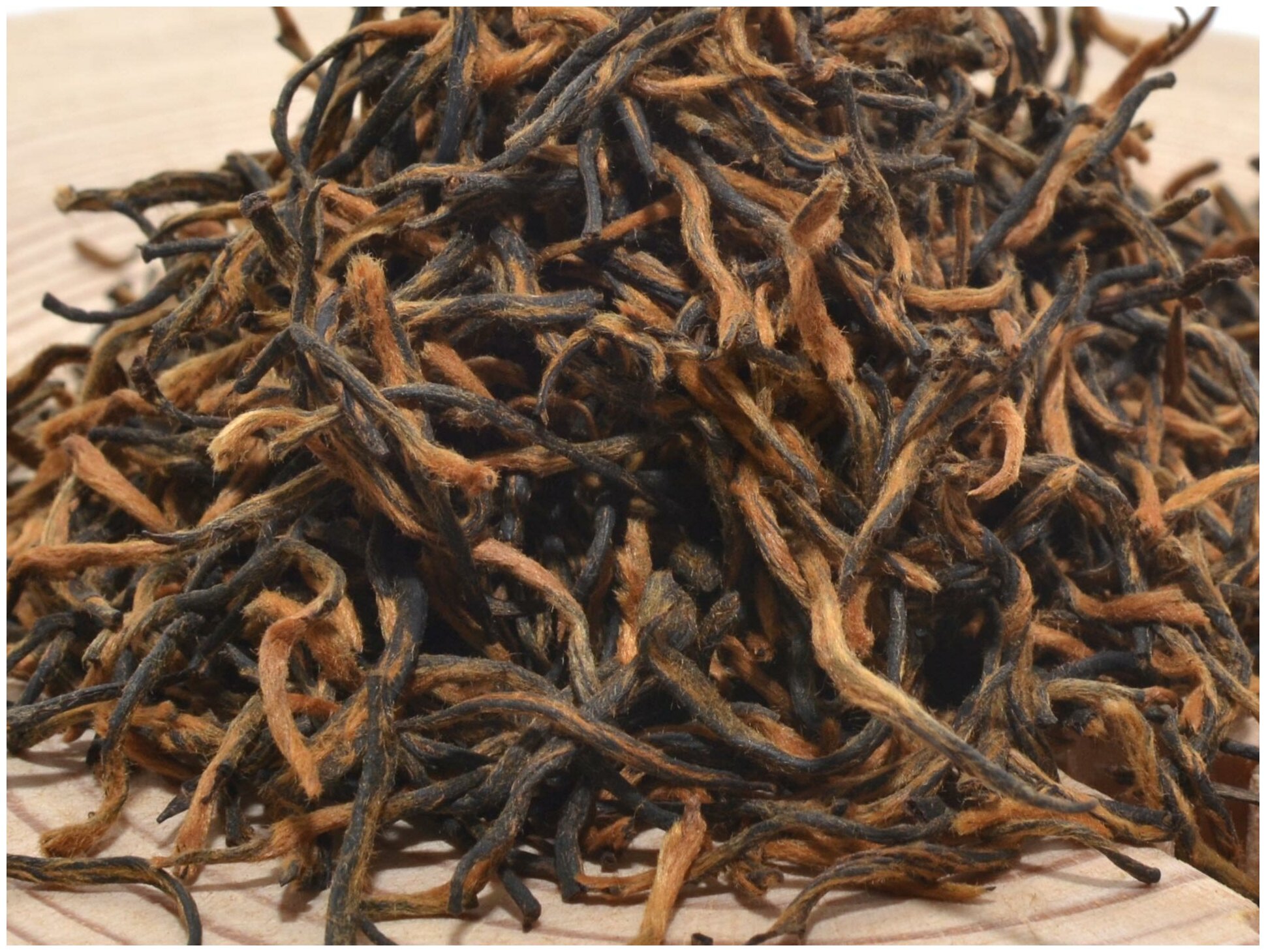Китайский красный чай Цзинь Цзюнь Мэй "Золотые Брови" Премиум, 50 грамм, высший сорт, элитный черный чай - фотография № 3