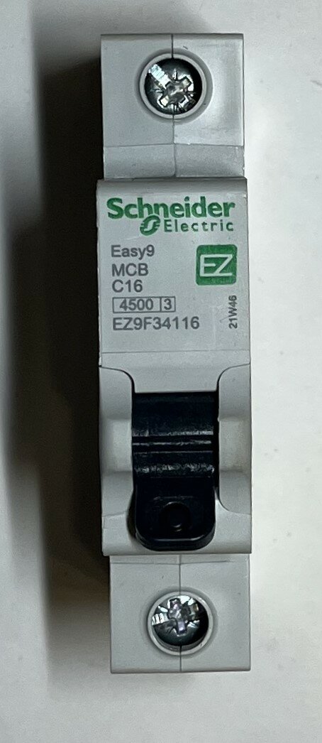 Автоматический выключатель Schneider Electric Easy9 1P (C) 4,5kA 16 А