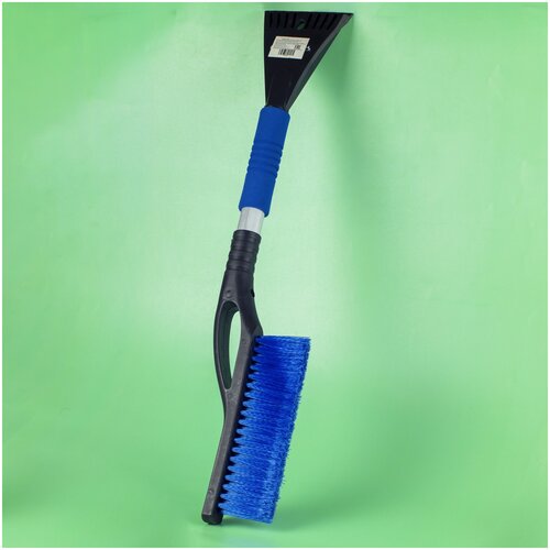 Щетка автомобильная для снега с распушенной щетиной 60 см / щетка сметка от снега для автомобиля со скребком и мягкой ручкой T0015