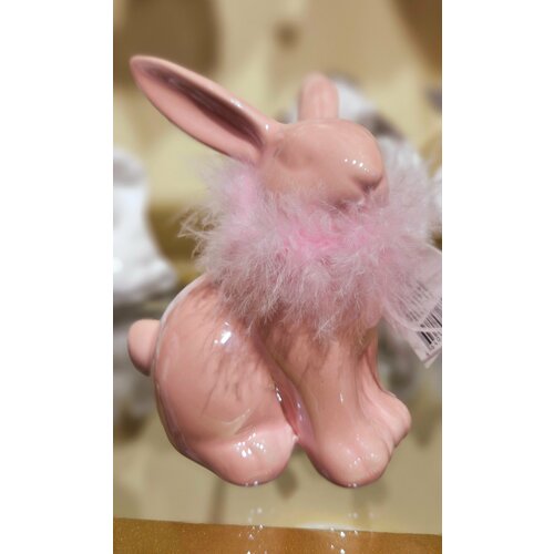 Красивый розовый зайчик керамический.