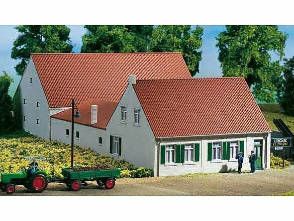 Сельский двор. Масштаб H0/TT