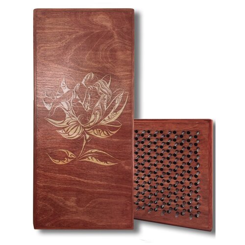 фото Доска садху белая девушка с цветком - 312, размер 31x14, шаг гвоздей 10 мм чакра