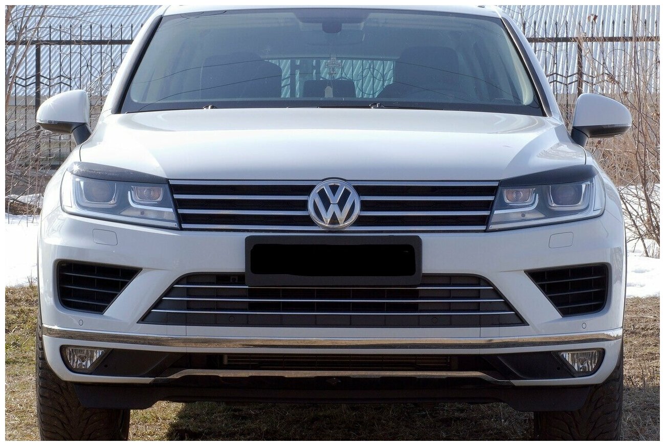 Накладки на передние фары (реснички) Volkswagen Touareg 2014-2017