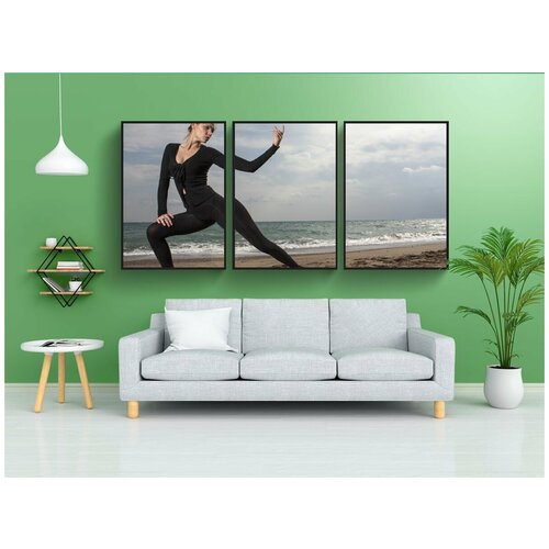 фото Набор модулных постеров для интерьера "модель, морской берег, красивая" 60x90 см. в тубусе, без рамки lotsprints