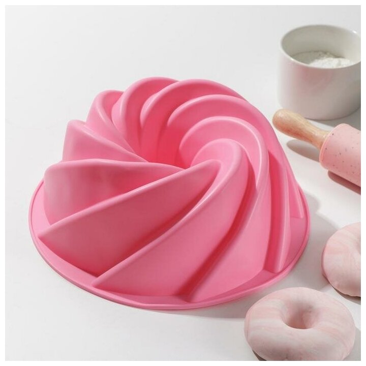 Форма силиконовая для выпечки Доляна «Немецкий кекс. Вихрь», d=24,5 см, цвет розовый