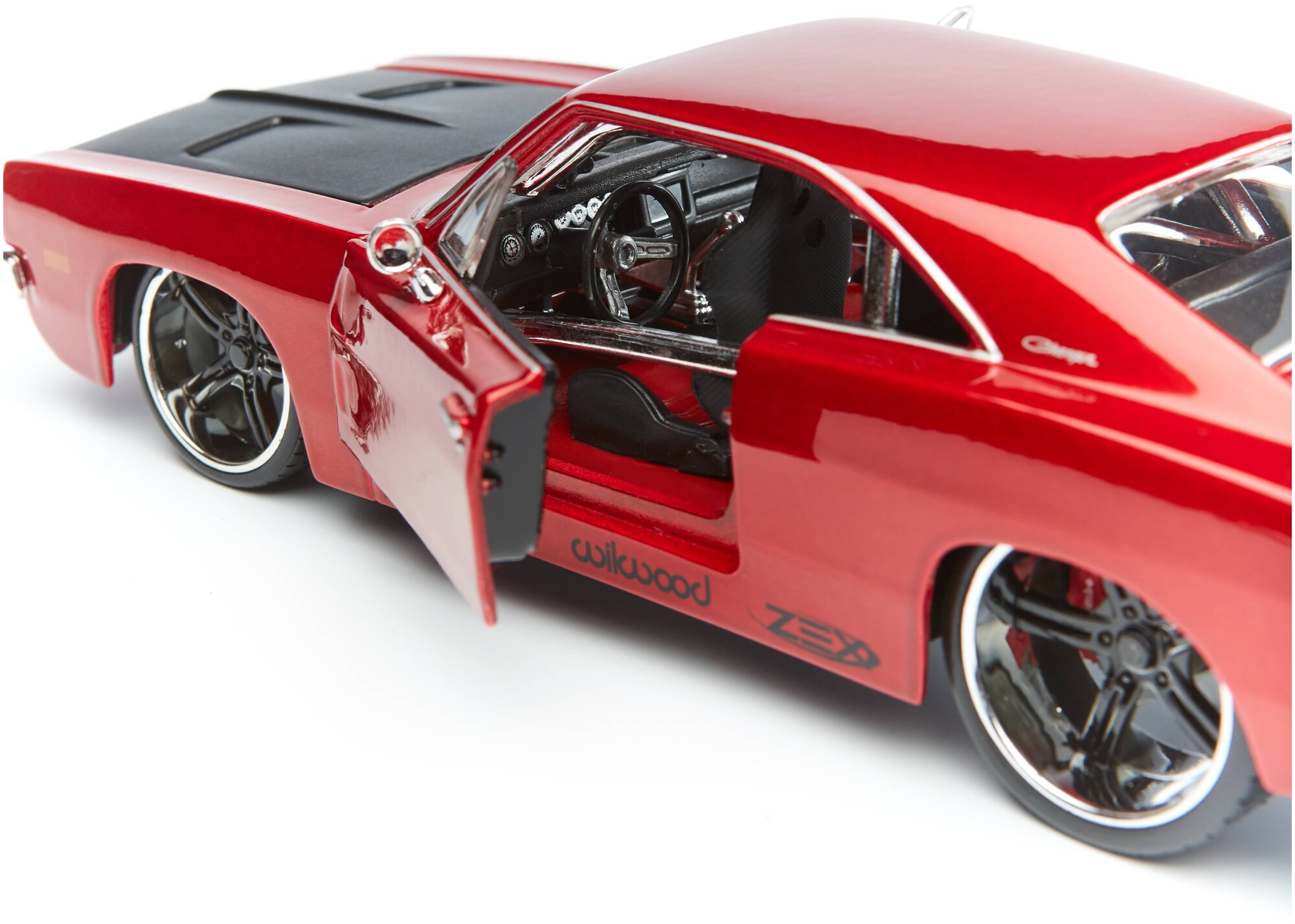 Maisto Машинка 1:24 "Design Classic Muscle - 1969 Dodge Charger R/T", красная - фото №6
