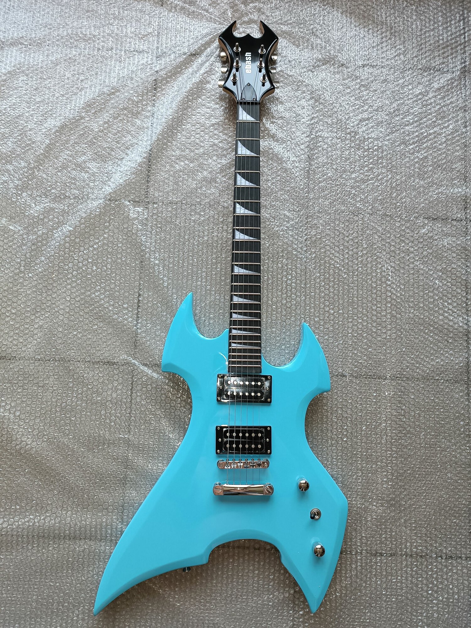 Электрогитара (гитара электрическая) BATMAN E-BASH голубой