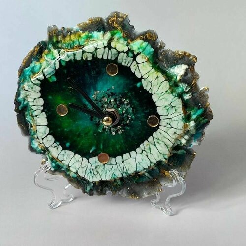 Часы Зеленые из эпоксидной смолы 3988₽