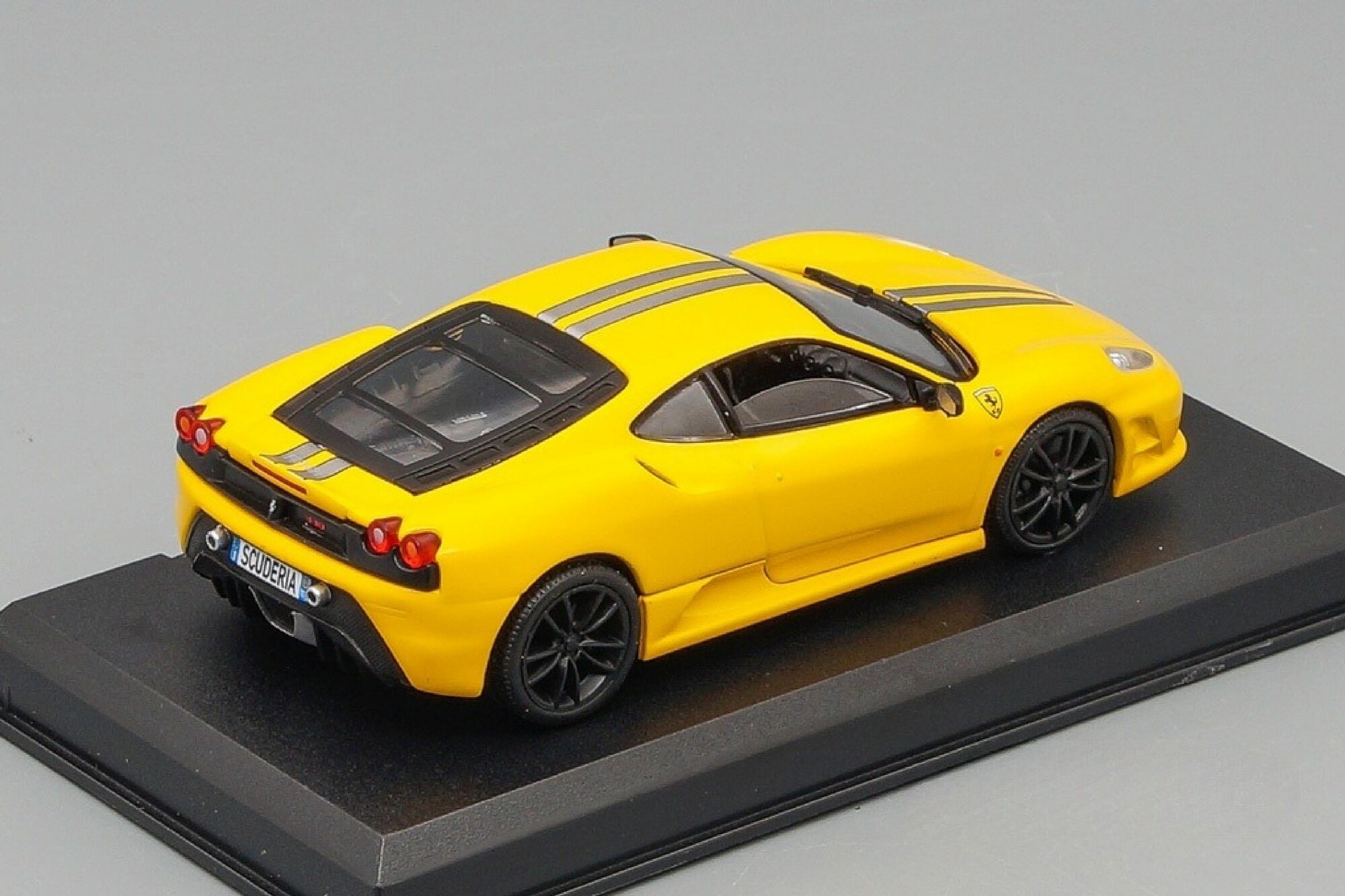 Масштабная модель 1/43 Ferrari F430 Scuderia — фото 1