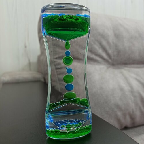 Жидкие песочные часы ALELKO, сувенир антистресс, сине-зеленый гель