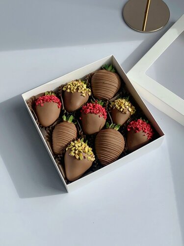 Изображение товара Клубника в шоколаде набор 9 ягод подарочный набор