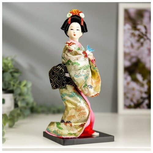 Кукла коллекционная Японка в цветочном кимоно с бабочкой на руке 25х9,5х9,5 см
