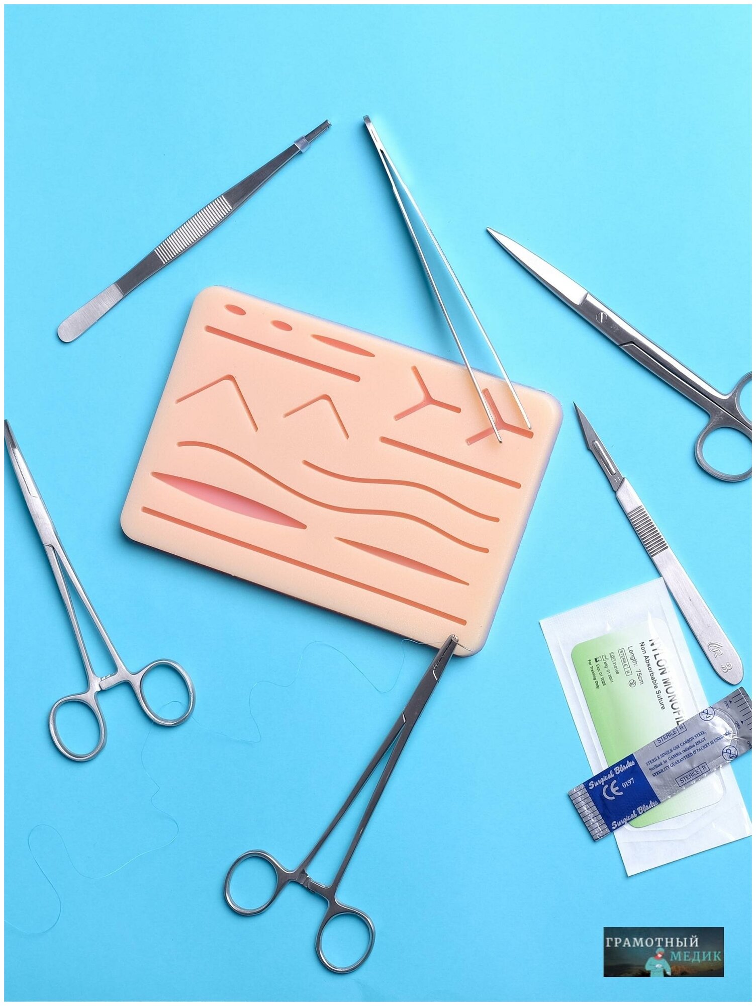 Хирургический набор для тренировок наложения швов Грамотный медик suture pad suture kit