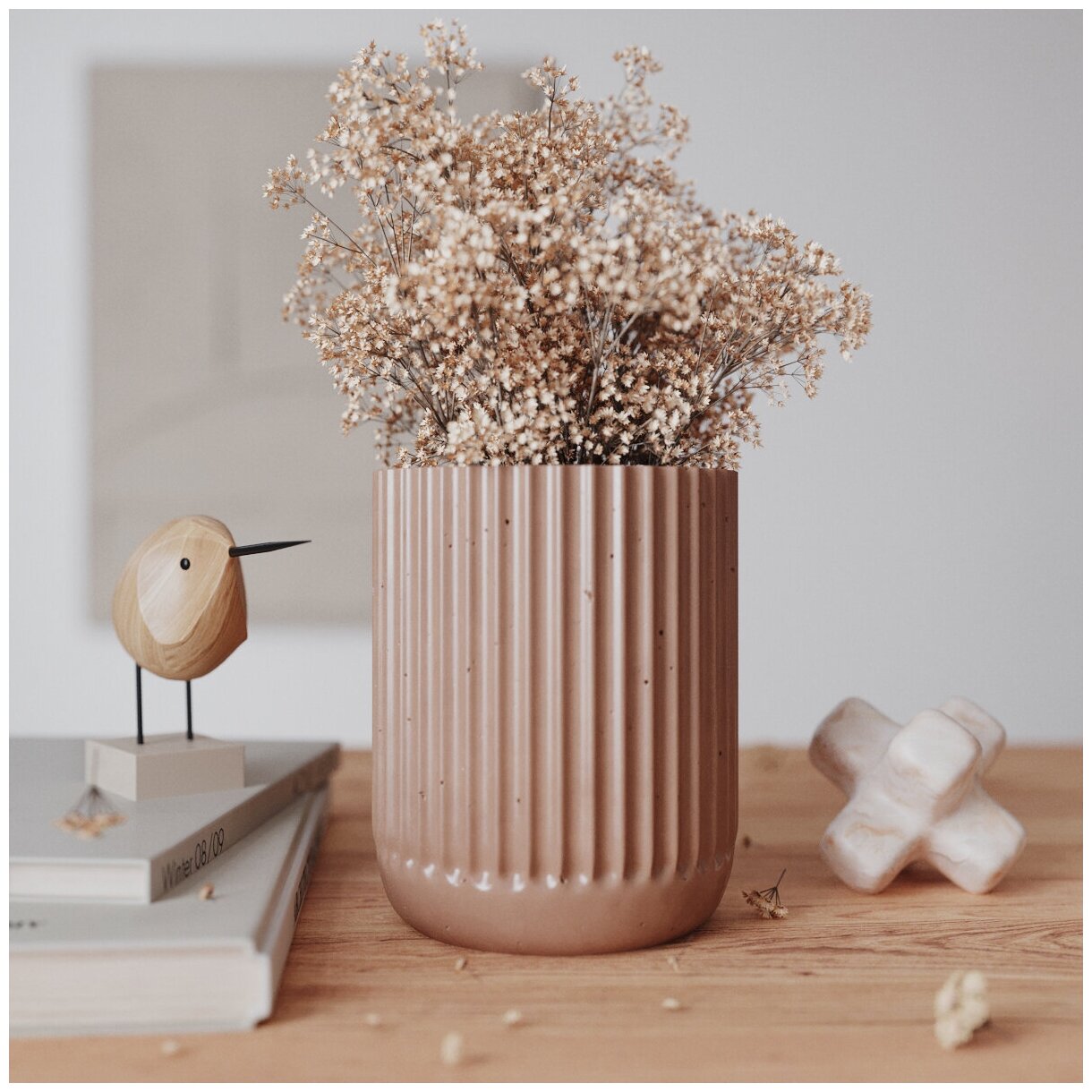 Декоративная ваза для сухоцветов Chloe S, 15x12 см, бетон, розовая глянцевая