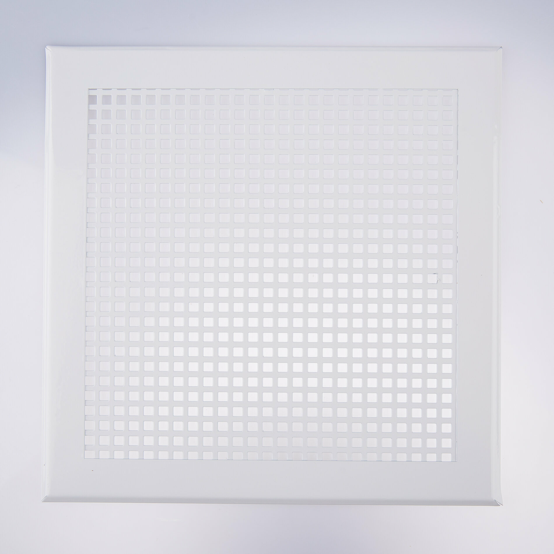 Вентиляционная решетка металлическая 190х140мм тип перфорации квадрат хром