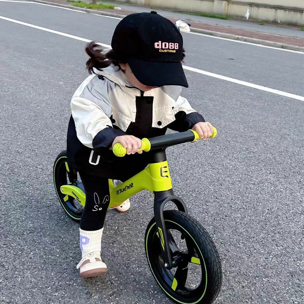 Изображение Беговел, Haoyang 001 надувные колеса, Материал из углеродного волокна, Пришлите брызговики и насос-Праздничные подарки