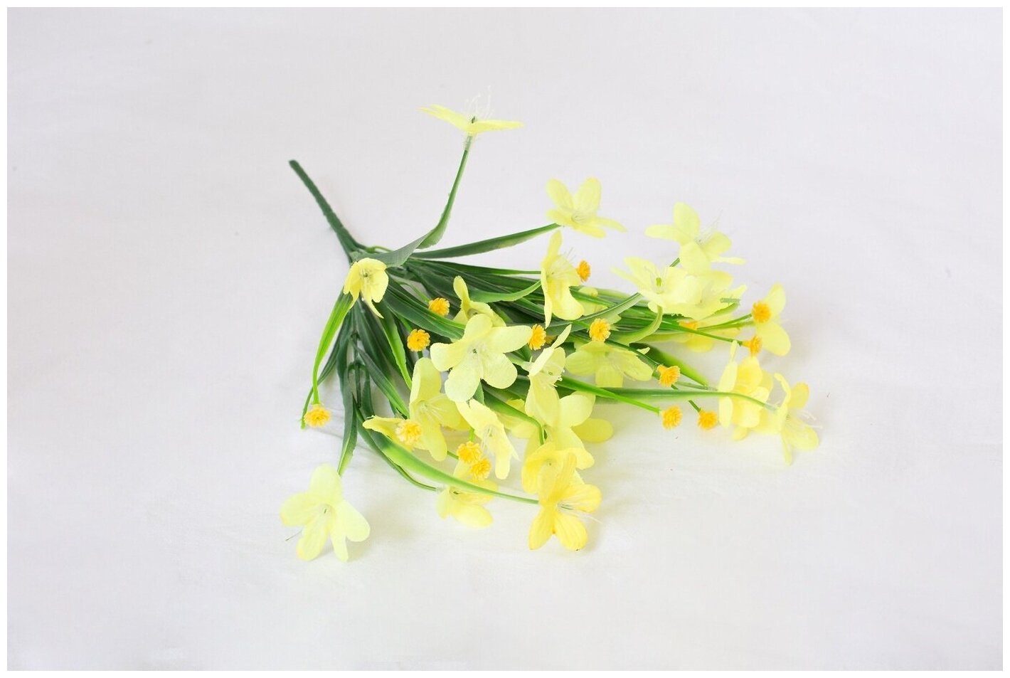 Искусственные цветы Лютики от бренда Holodilova
