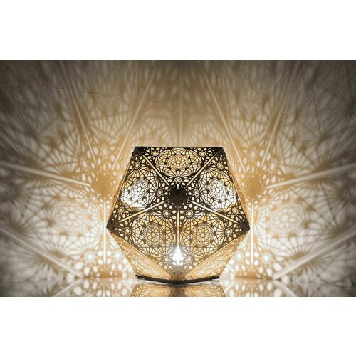 Металлический теневой светильник резной с проекцией на стены потолок сталь малый размер 25 см. Золотой 14