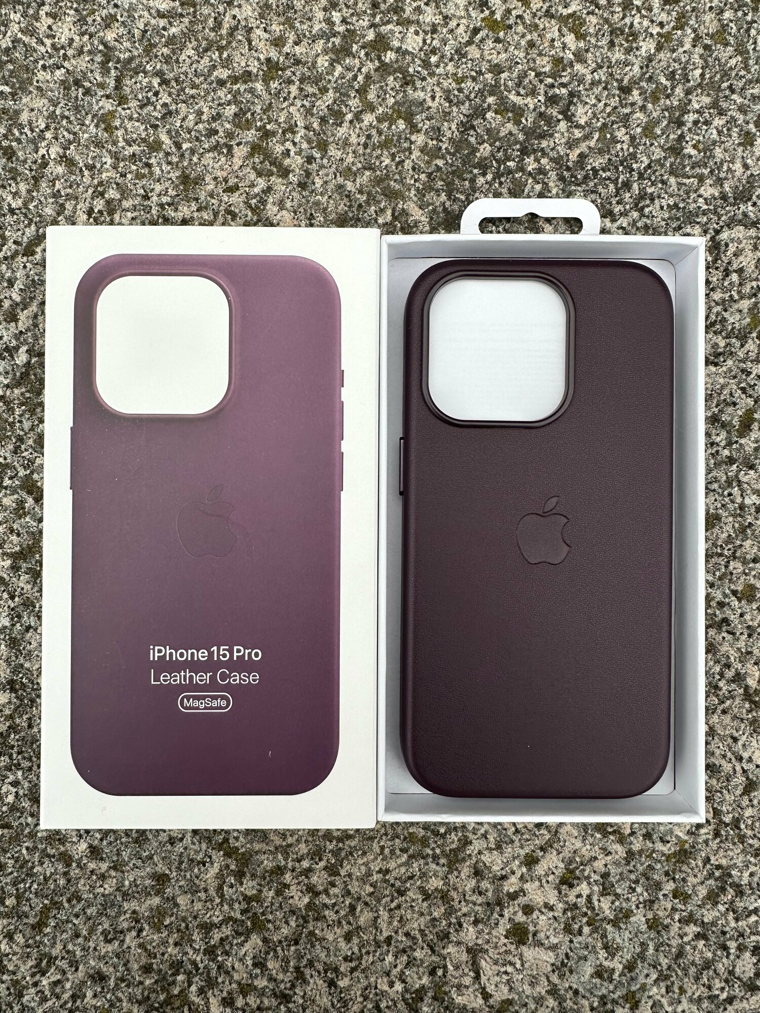 фото Кожаный чехол для Эпл Айфон 15 Про c MagSafe/ Leather Case / Apple iPhone 15 Pro/ Темно-Фиолетовый