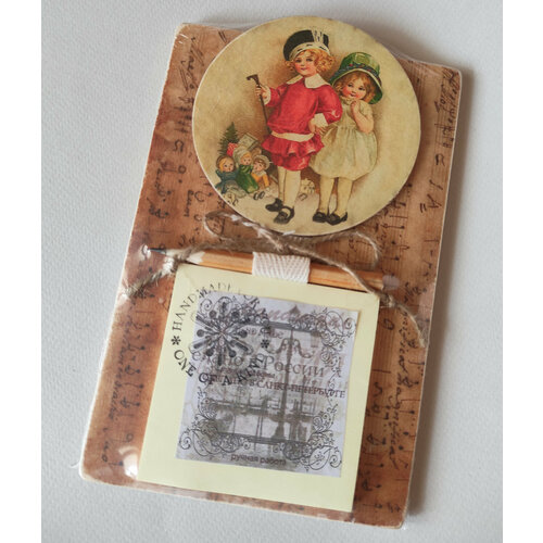 Магнит на холодильник деревянный ручная работа с блоком для записей Рождество дети арт.004252