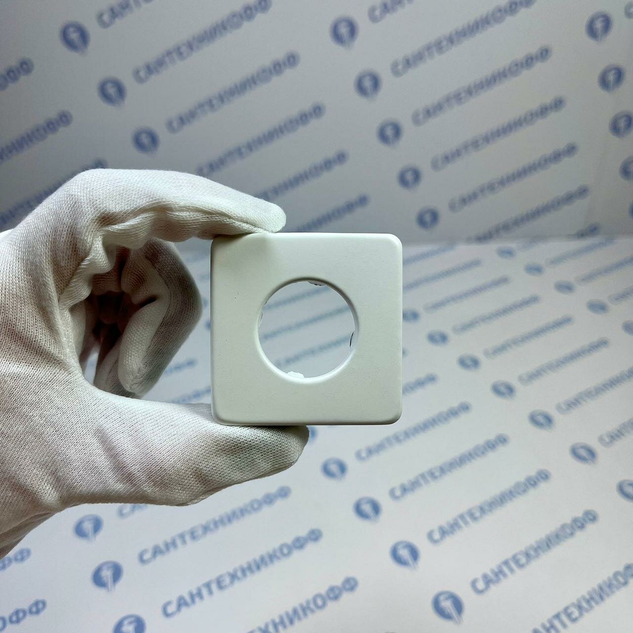 фото Отражатель 3/4" квадратный, белый матовый