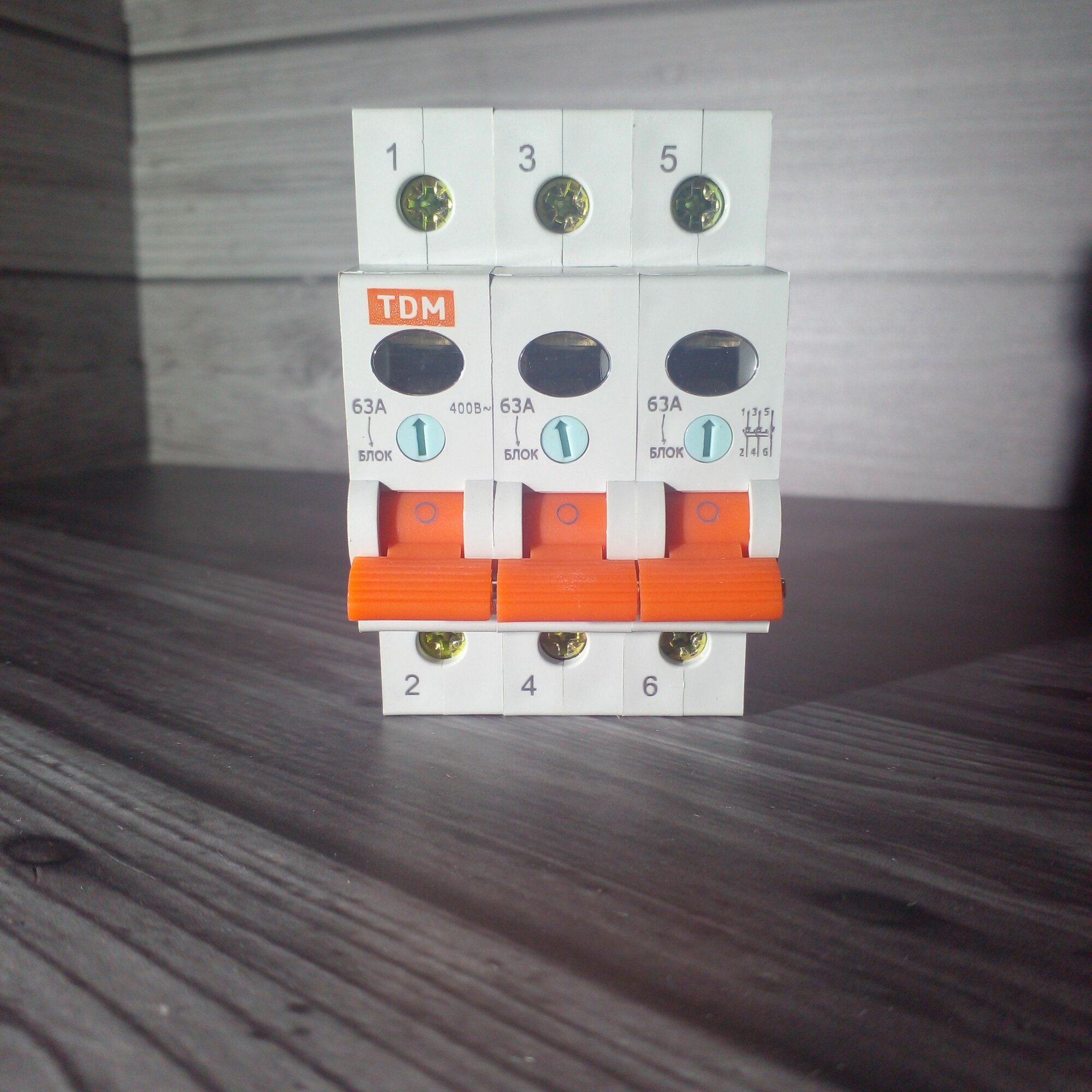 фото Выключатель нагрузки мини-рубильник TDM ВН-32 3P 63A (SQ0211-0027)
